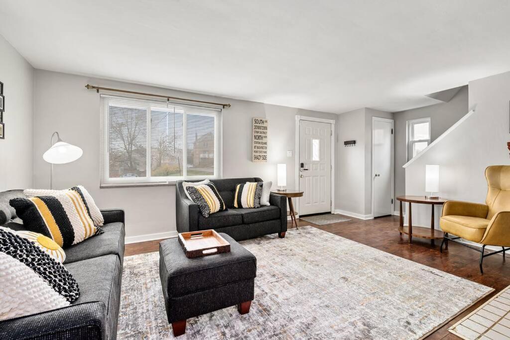 Open Floor Spacious Home, 15Min From Downtown, Private Garage, Kids Friendly Pittsburgh Esterno foto