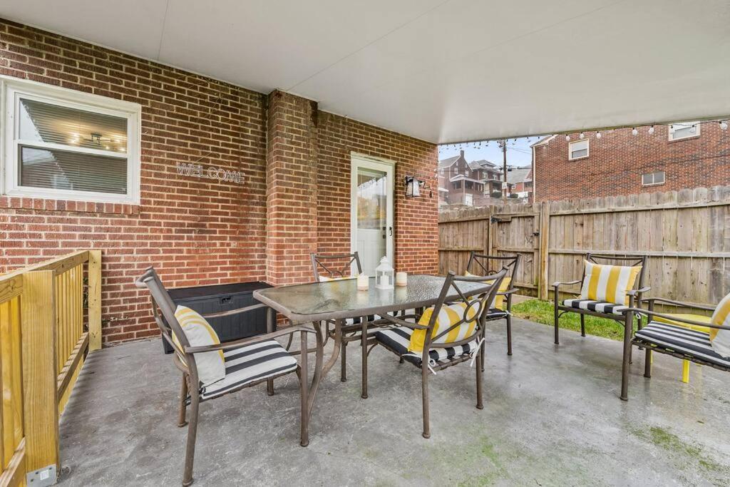 Open Floor Spacious Home, 15Min From Downtown, Private Garage, Kids Friendly Pittsburgh Esterno foto